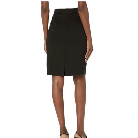 NWT Women’s Plus Size Pull On Faux Leather Front Panel Skirt - Picture 6 of 6